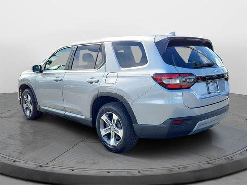 Lunar Silver Metallic 2024 Honda Pilot EX-L 7-Passenger