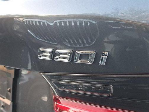2022 BMW 330 i