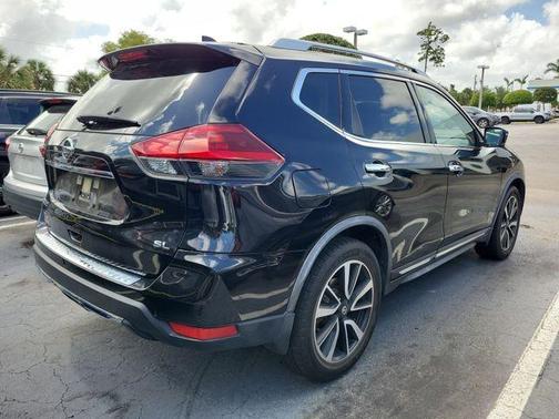 Magnetic Black 2018 Nissan Rogue SL