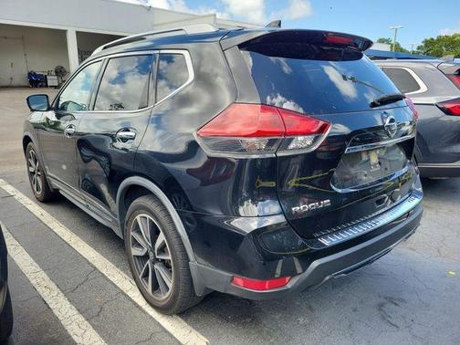 Magnetic Black 2018 Nissan Rogue SL