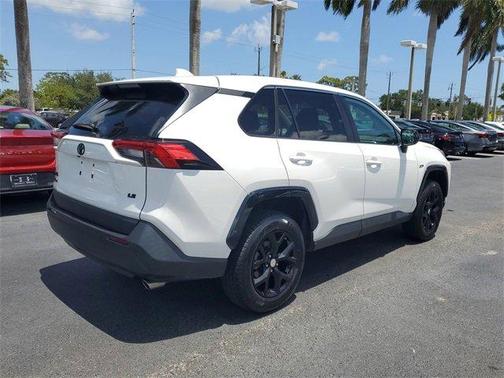 2022 Toyota RAV4 LE