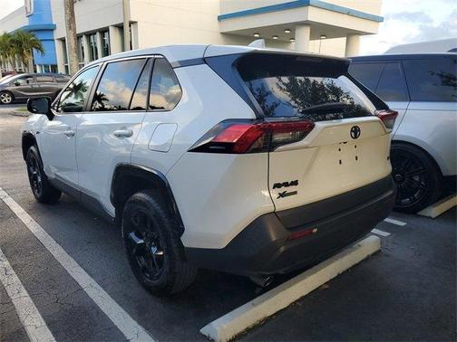 2022 Toyota RAV4 LE