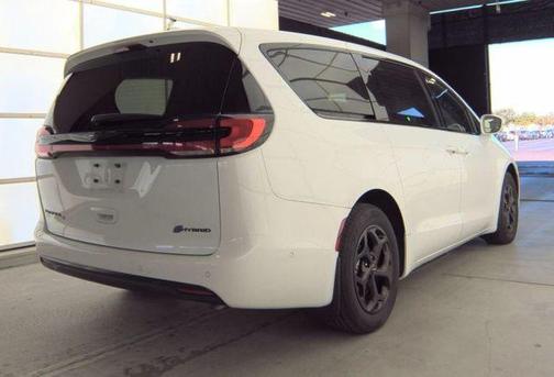 2022 Chrysler Pacifica Hybrid Limited