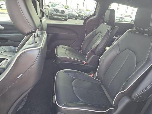 2022 Chrysler Pacifica Hybrid Limited