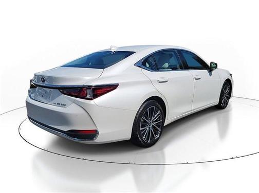 2024 Lexus ES 250 Luxury
