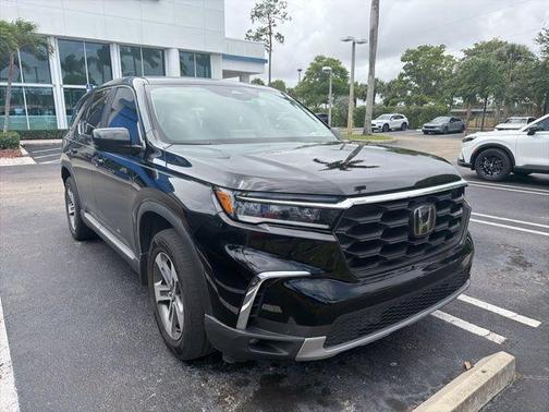 Crystal Black Pearl 2023 Honda Pilot EX-L 7-Passenger