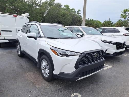 2024 Toyota Corolla Cross LE