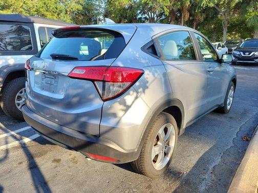 Lunar Silver Metallic 2021 Honda HR-V LX