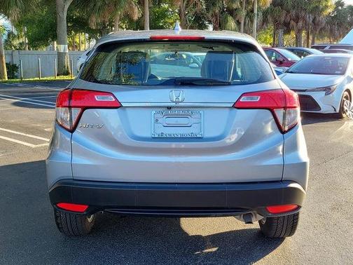 Lunar Silver Metallic 2021 Honda HR-V LX