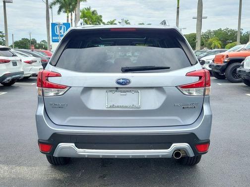 Ice Silver Metallic 2023 Subaru Forester Touring