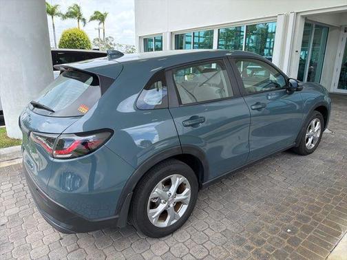 Pearl 2024 Honda HR-V LX
