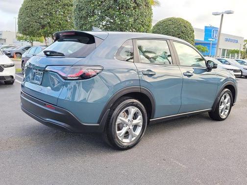 Pearl 2024 Honda HR-V LX