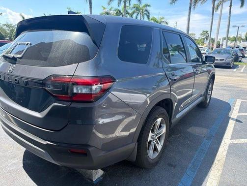 Modern Steel Metallic 2023 Honda Pilot EX-L 7-Passenger