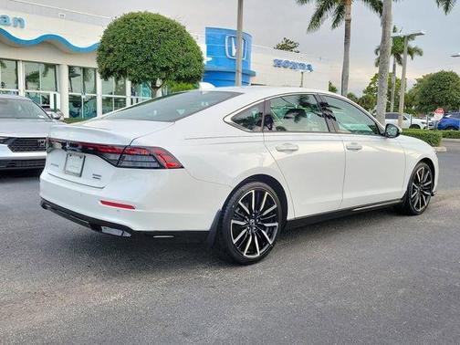 Platinum White Pearl 2023 Honda Accord Hybrid Touring