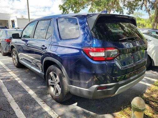 Obsidian Blue Pearl 2024 Honda Pilot EX-L 7-Passenger