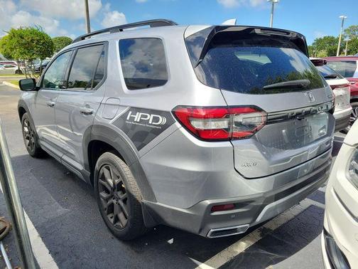 Lunar Silver Metallic 2023 Honda Pilot Elite