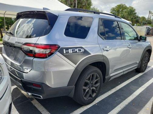 Lunar Silver Metallic 2023 Honda Pilot Elite