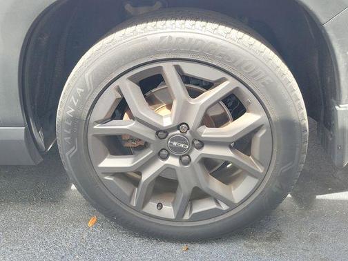 Lunar Silver Metallic 2023 Honda Pilot Elite