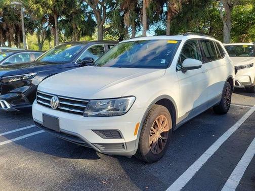 Pure White 2020 Volkswagen Tiguan 2.0T SE