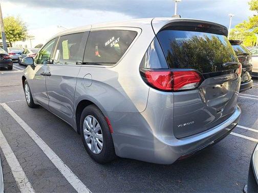 2020 Chrysler Voyager L