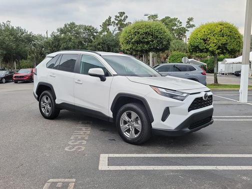Ice 2024 Toyota RAV4 XLE