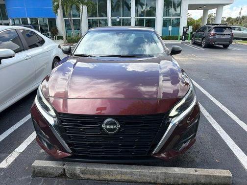 Garnet Pearl 2025 Nissan Altima SV