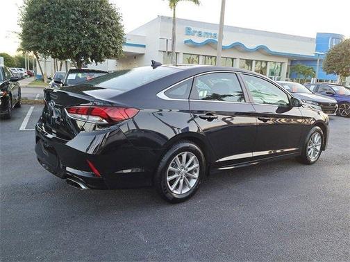 2019 Hyundai SONATA SE
