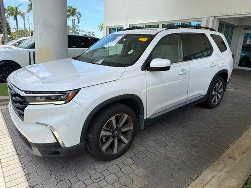 Platinum White Pearl 2024 Honda Pilot Touring