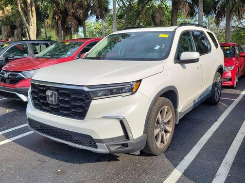 Platinum White Pearl 2024 Honda Pilot Touring