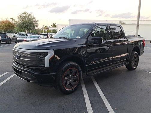 2023 Ford F-150 Lightning LARIAT