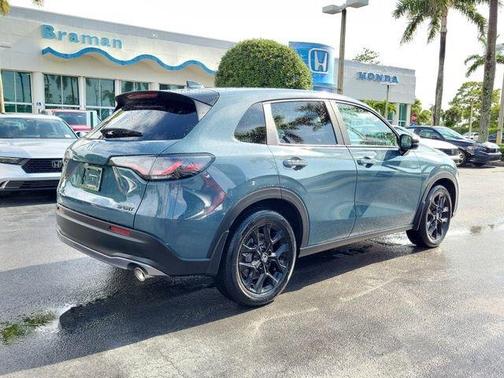 Pearl 2025 Honda HR-V Sport