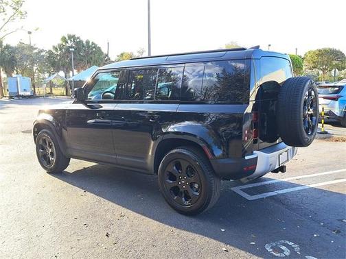 2024 Land Rover Defender P300