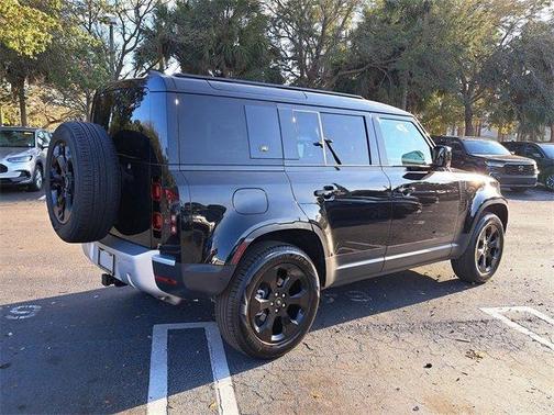 2024 Land Rover Defender P300