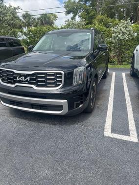 Ebony Black 2023 Kia Telluride S