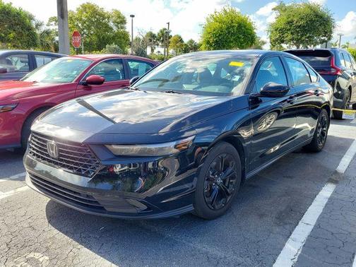 Crystal Black Pearl 2025 Honda Accord SE