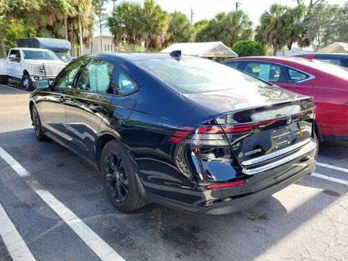 Crystal Black Pearl 2025 Honda Accord SE