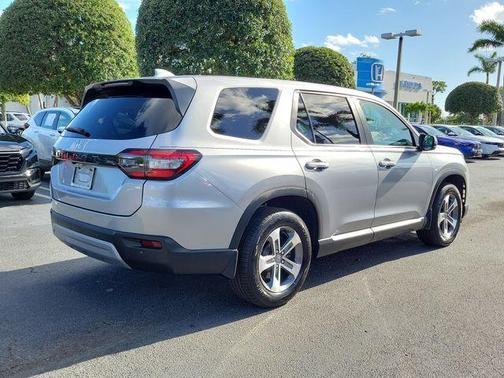Lunar Silver Metallic 2025 Honda Pilot EX-L
