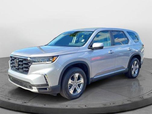 Lunar Silver Metallic 2025 Honda Pilot EX-L