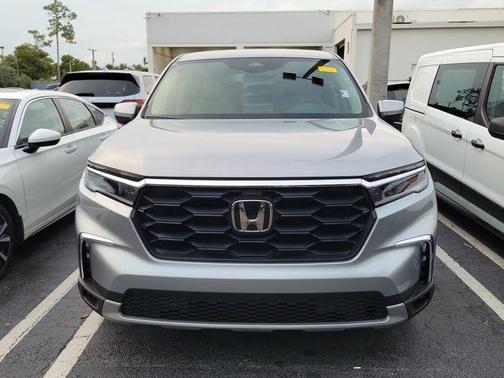Lunar Silver Metallic 2025 Honda Pilot EX-L