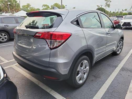 Lunar Silver Metallic 2022 Honda HR-V LX