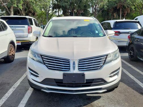 White Platinum Clearcoat Metallic 2018 Lincoln MKC Premiere
