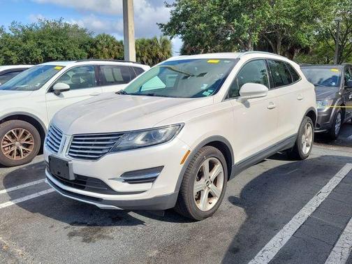 White Platinum Clearcoat Metallic 2018 Lincoln MKC Premiere