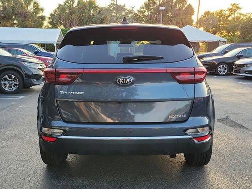 Pacific Blue 2022 Kia Sportage LX