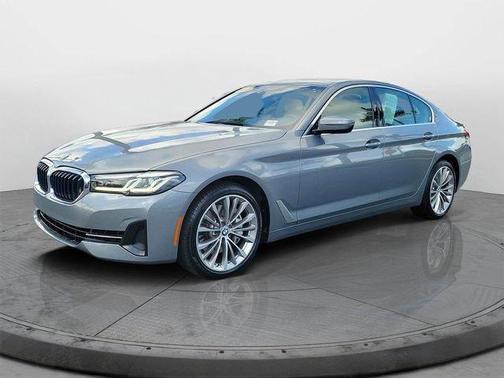 Alvite Gray Metallic 2023 BMW 540 i