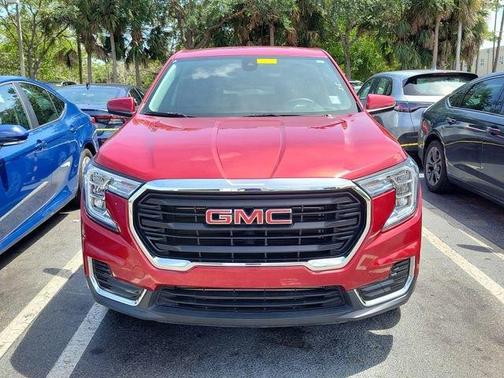 Cayenne Red Tintcoat 2022 GMC Terrain SLE