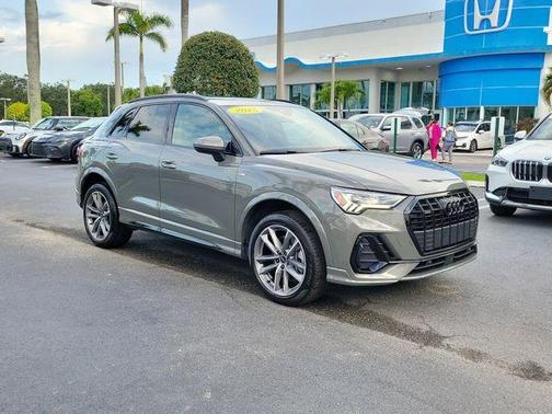 Chronos Gray Metallic 2025 Audi Q3 45 S line Premium