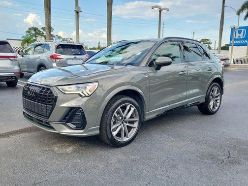 Chronos Gray Metallic 2025 Audi Q3 45 S line Premium