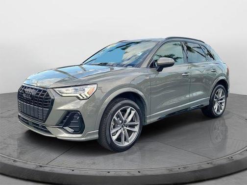 Chronos Gray Metallic 2025 Audi Q3 45 S line Premium