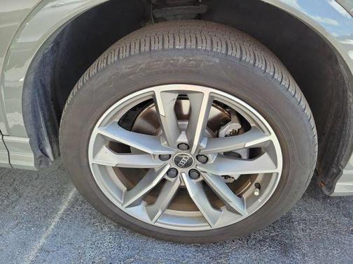 Chronos Gray Metallic 2025 Audi Q3 45 S line Premium