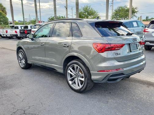Chronos Gray Metallic 2025 Audi Q3 45 S line Premium